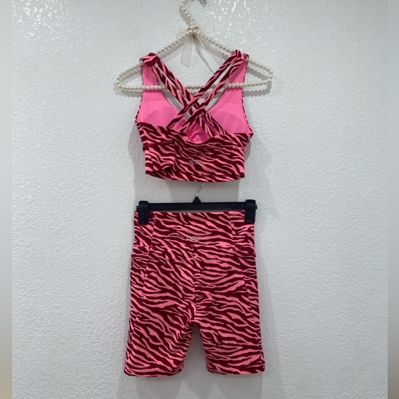 Lorna Jane activewear set animal print - Picture 2 of 8